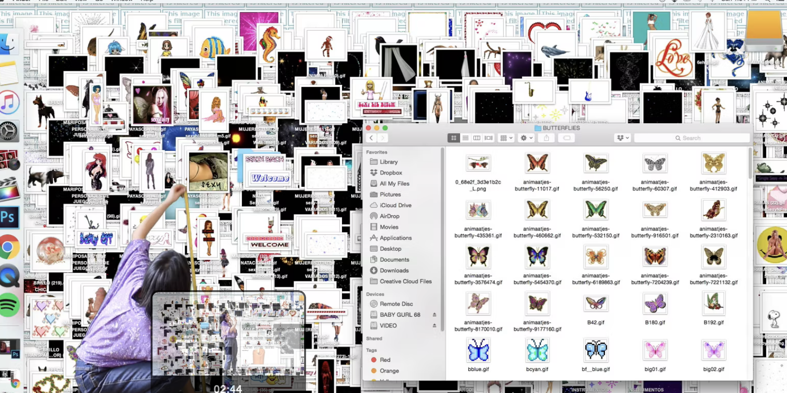 Molly Soda cleaning her desktop